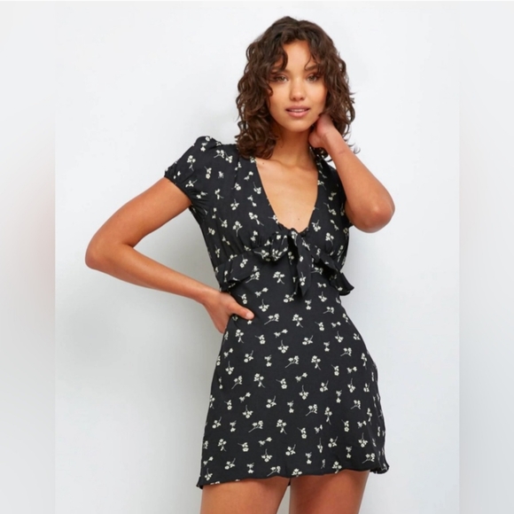 Cotton Candy LA Tie Front Floral Print Mini Dress Size Large NEW - Picture 4 of 9